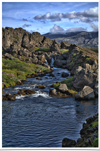 This river comes out of the rift itself from glaciers.